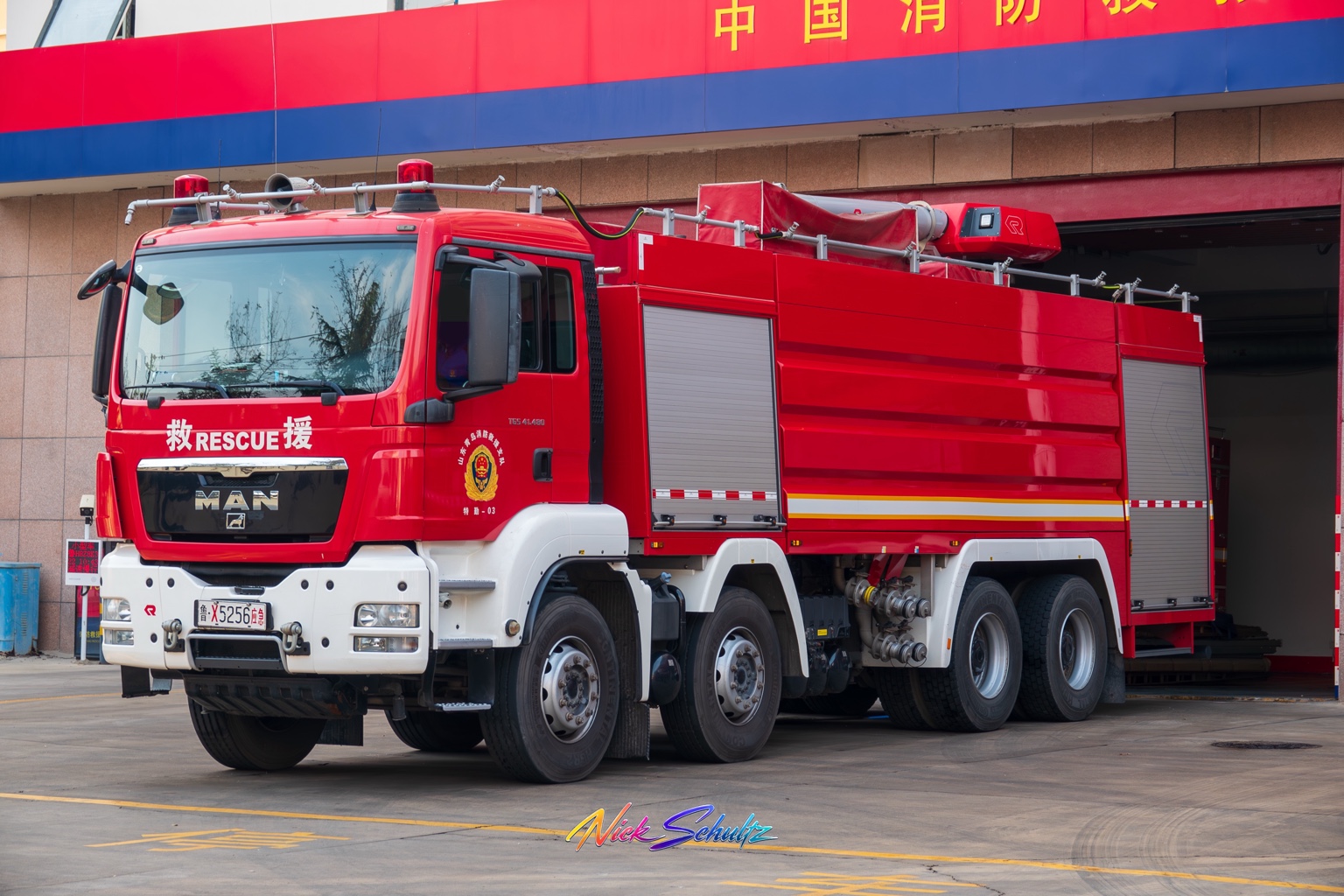 Man TGS 41.480 Fire Tanker in Shandong